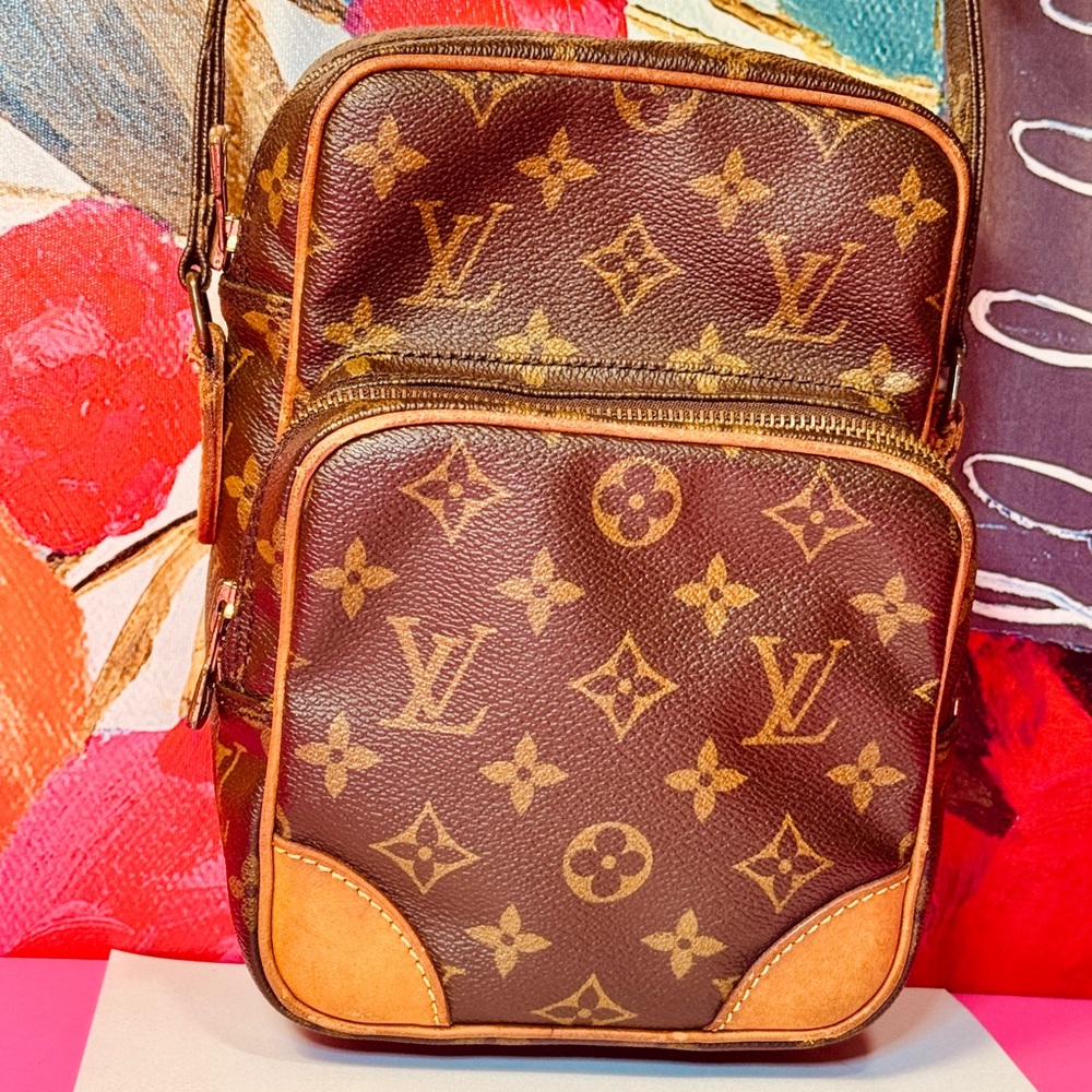 Louis Vuitton Brown and Tan Monogram Shoulder Bag - Picture 10 of 13